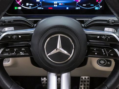 Used 2024 Mercedes-Benz GLS 450 4MATIC image 23