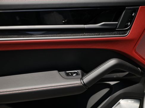 New 2025 Porsche Cayenne Turbo image 28