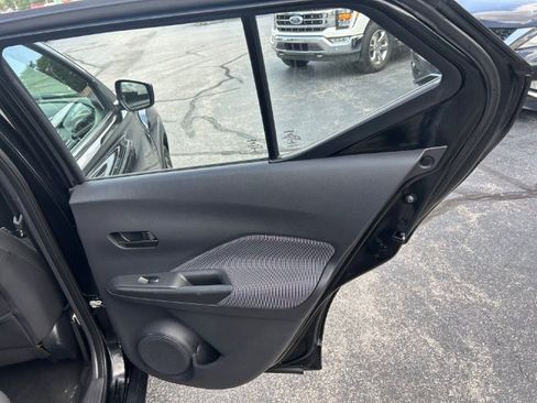Used 2019 Nissan Kicks S FWD image 12