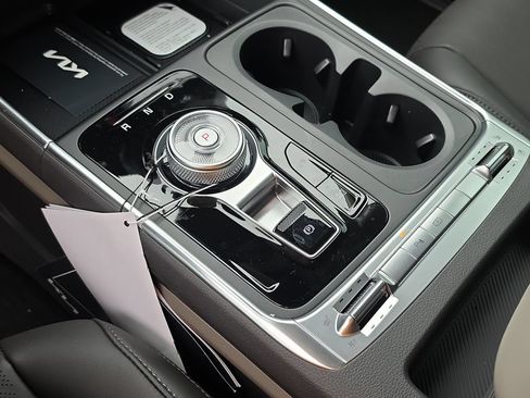 New 2027 Kia Carnival SX FWD image 28