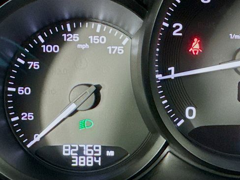 Used 2023 Porsche Macan image 15