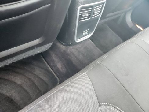 Used 2018 Dodge Charger SXT image 8