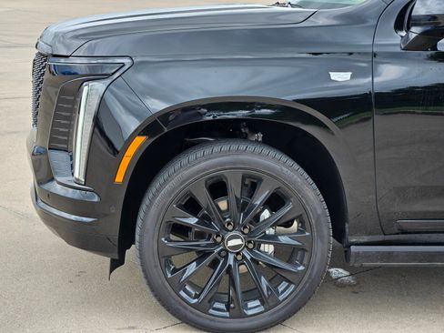 New 2026 Cadillac Escalade Platinum Sport w/ LPO, ONYX Package AWD/4WD image 6
