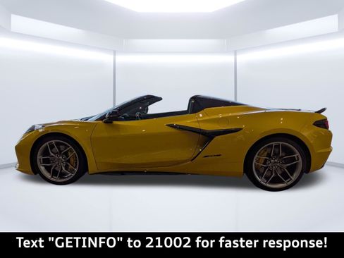 Used 2025 Chevrolet Corvette Z06 w/ Stealth Interior Trim Package RWD image 6