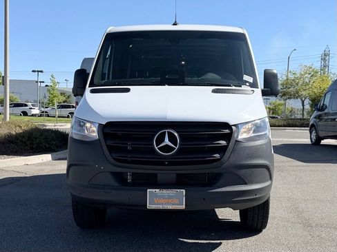 Used 2025 Mercedes-Benz Sprinter 2500 image 5
