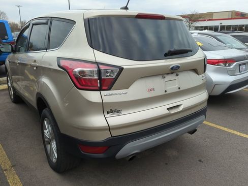 Used 2017 Ford Escape SE image 4