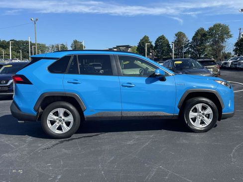 Used 2021 Toyota RAV4 XLE w/ Convenience Package AWD/4WD image 8