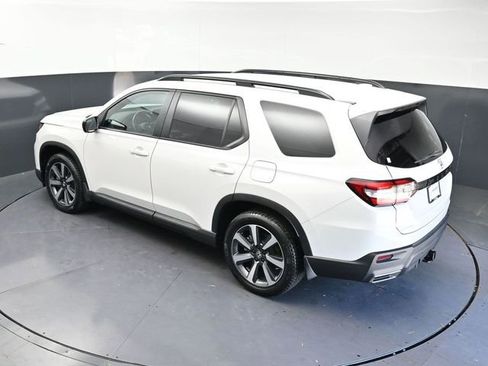 Certified 2025 Honda Pilot Sport image 35