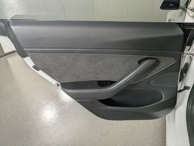 Used 2020 Tesla Model 3 Standard Range Plus RWD image 14