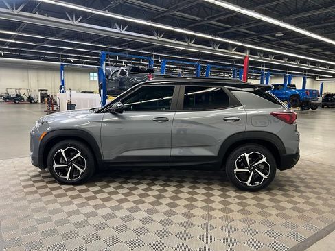 Used 2021 Chevrolet TrailBlazer RS w/ Sun and Liftgate Package FWD image 8