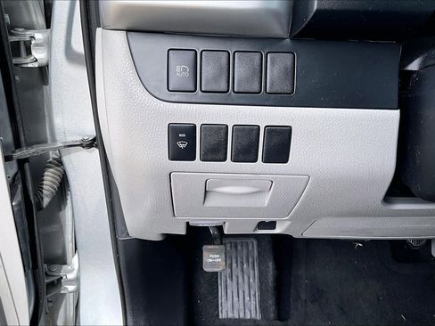 Used 2019 Toyota Highlander LE image 30