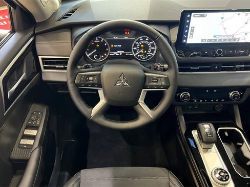 New 2026 Mitsubishi Outlander AWD image 15