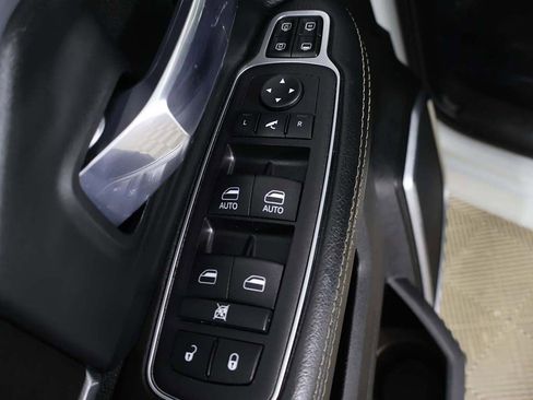 Used 2024 RAM 2500 Laramie AWD/4WD image 33