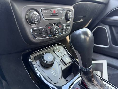 Used 2019 Jeep Compass Limited image 23