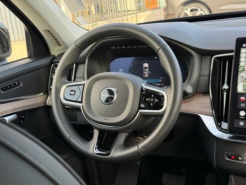 Certified 2025 Volvo XC90 B6 Plus image 13