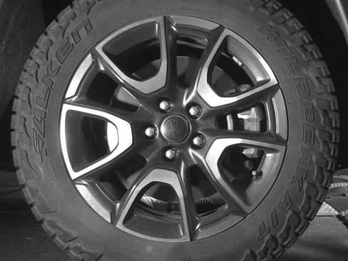 Used 2025 Jeep Compass Trailhawk image 13