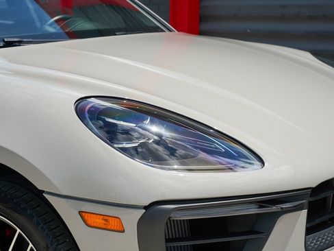 Used 2022 Porsche Macan S AWD/4WD image 6