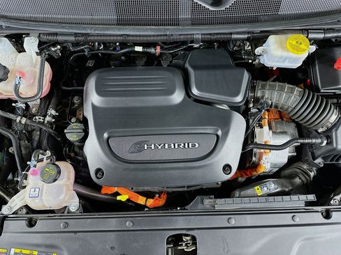 Used 2023 Chrysler Pacifica Touring-L FWD image 34