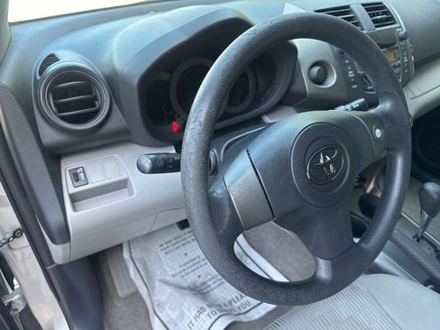 Used 2010 Toyota RAV4 2WD image 19