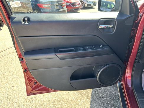 Used 2017 Jeep Patriot 4WD image 16