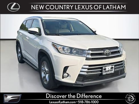 Used 2017 Toyota Highlander Limited AWD/4WD image 1