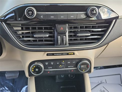 Used 2020 Ford Escape SE image 19