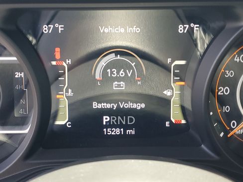 Used 2025 Jeep Wrangler Unlimited Rubicon AWD/4WD image 26