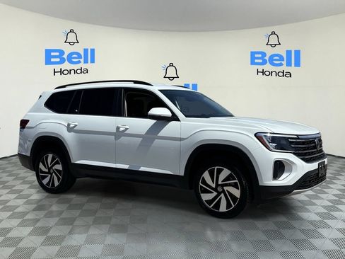 Used 2025 Volkswagen Atlas SE FWD image 6