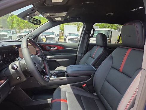 New 2026 Chevrolet Traverse RS w/ LPO, Floor Liner Package FWD image 11