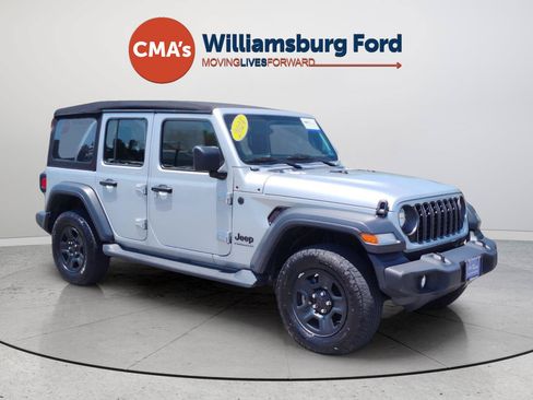 Used 2024 Jeep Wrangler Unlimited Sport AWD/4WD image 7