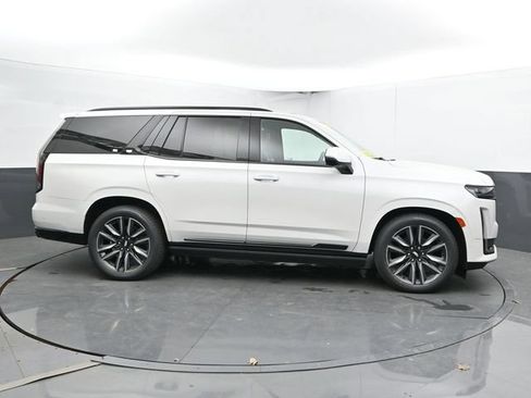 Used 2024 Cadillac Escalade Sport Platinum w/ LPO, Floor Liner Package AWD/4WD image 4