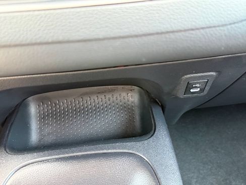 Used 2025 Toyota Corolla LE FWD image 36