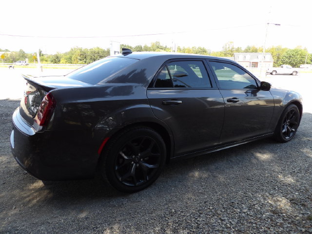Used 2022 Chrysler 300 S w/ Comfort Group RWD image 5