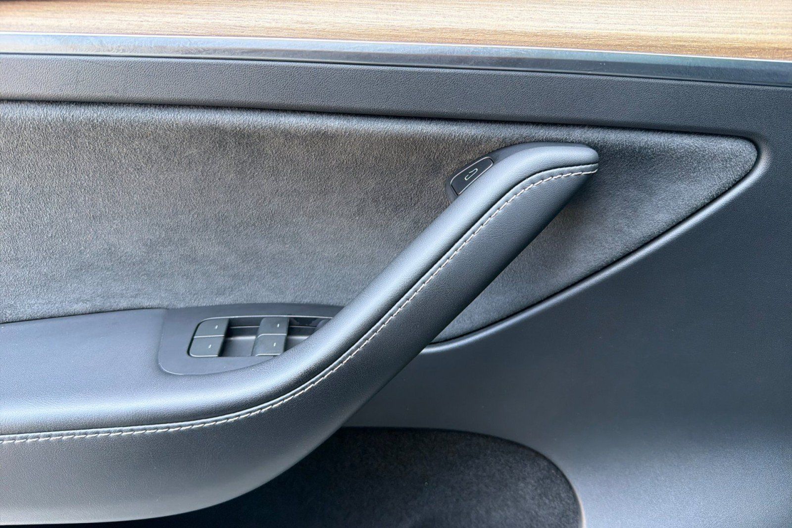 Used 2023 Tesla Model Y Long Range AWD/4WD image 12
