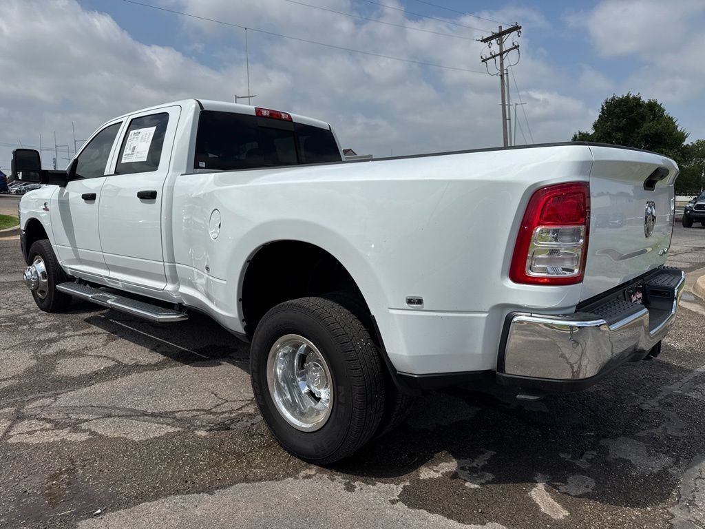 Used 2024 RAM 3500 Tradesman w/ Chrome Appearance Group AWD/4WD image 6
