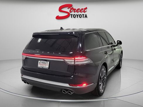Used 2024 Lincoln Aviator Reserve w/ Equipment Group 201A RWD image 4