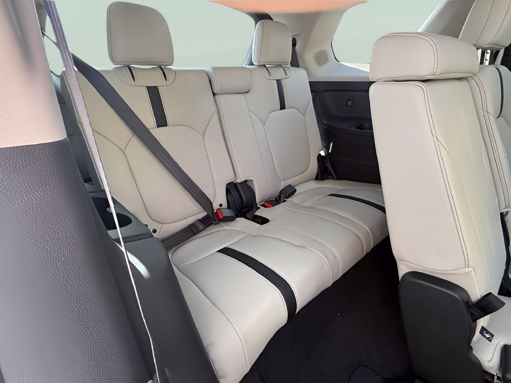 New 2026 Honda Pilot Touring image 14