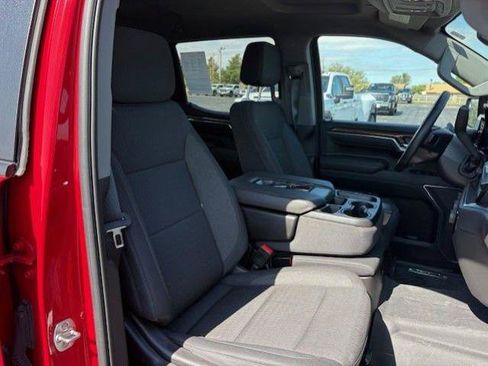 Used 2025 Chevrolet Silverado 1500 LT AWD/4WD image 21