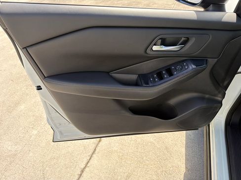 Certified 2024 Nissan Rogue SV AWD/4WD image 16
