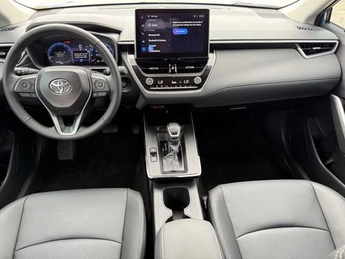 Used 2026 Toyota Corolla Cross XLE w/ Convenience Package FWD image 24