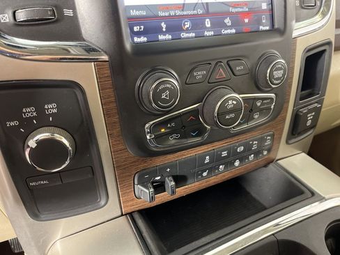 Used 2018 RAM 2500 Laramie w/ Convenience Group AWD/4WD image 31