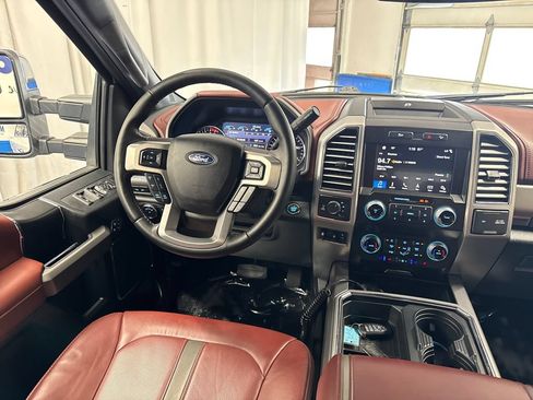 Used 2019 Ford F350 Platinum w/ FX4 Off-Road Package AWD/4WD image 13