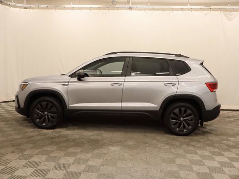 Used 2023 Volkswagen Taos S FWD image 2