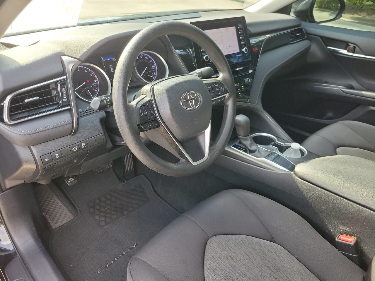 Used 2022 Toyota Camry LE FWD image 15