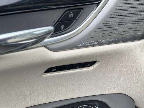 Used 2022 Cadillac XT6 Premium Luxury image 16