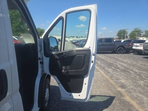 Used 2025 RAM ProMaster 2500 w/ Convenience Group FWD image 17