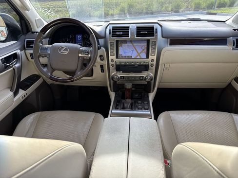 Used 2017 Lexus GX 460 Luxury AWD/4WD image 19