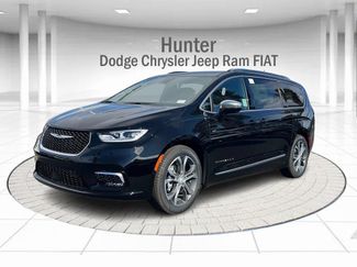 New 2026 Chrysler Pacifica Pinnacle FWD video 1