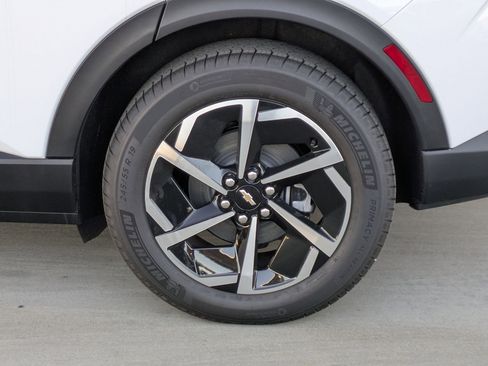 New 2026 Chevrolet Equinox EV LT image 6