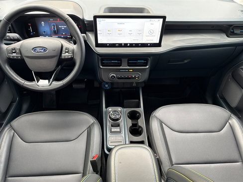 Used 2025 Ford Maverick Lobo image 13